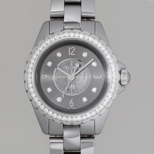 腕時計 人気 メンズ - シャネル J12　クロマティック 33mm　8Pダイヤ　ベゼルダイヤ　チタンセラミック グレー H2565 コピー 時計